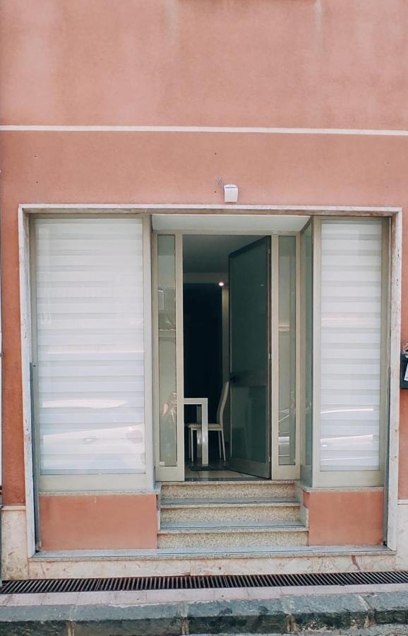 Nino'S Apartments Джардини-Наксос Экстерьер фото